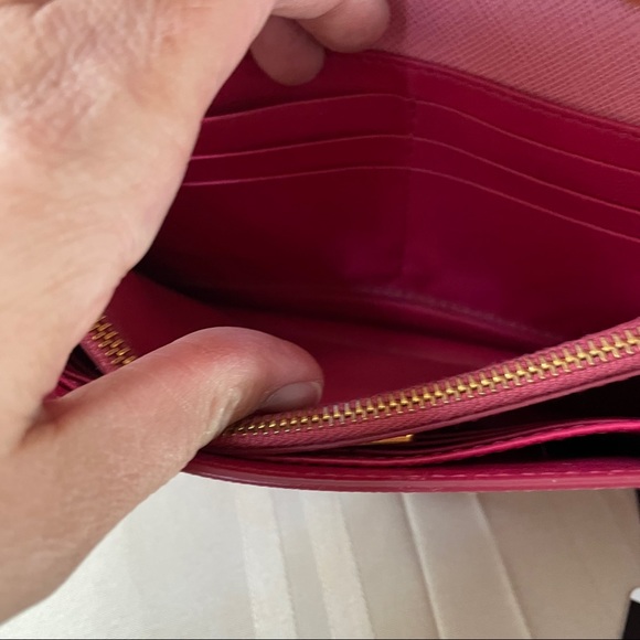 🎊Prada Saffiano Lux🎊 - Picture 6 of 8